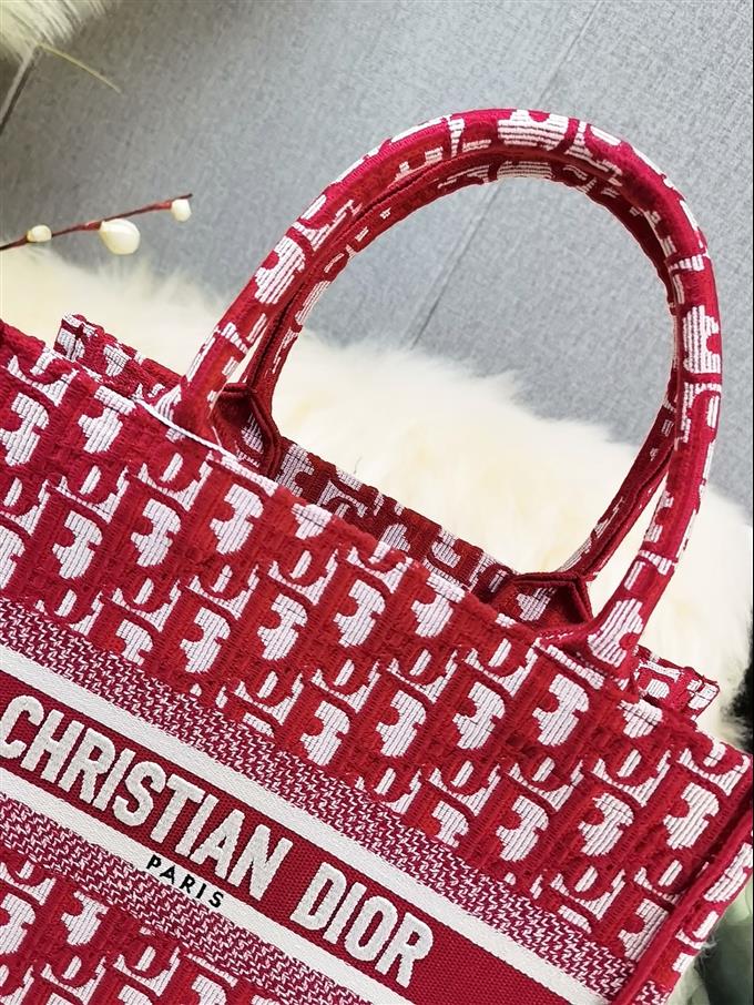 2025228Y550P20388236