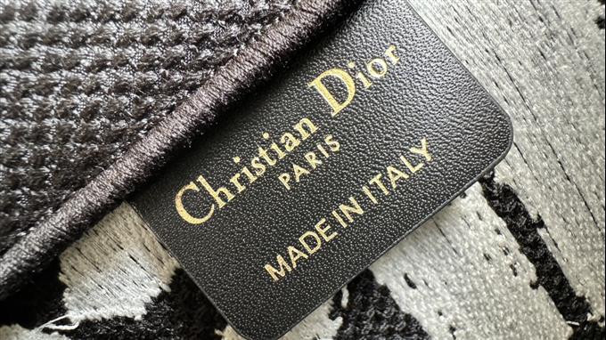 2025228Y550P20388630