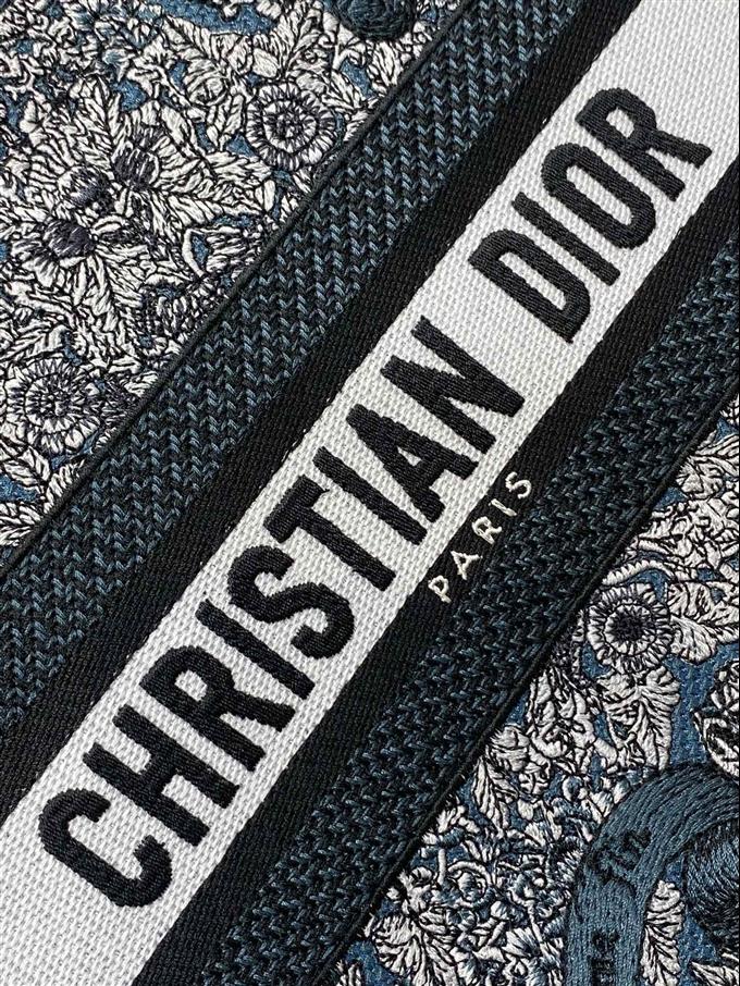 2025228Y550P212136189