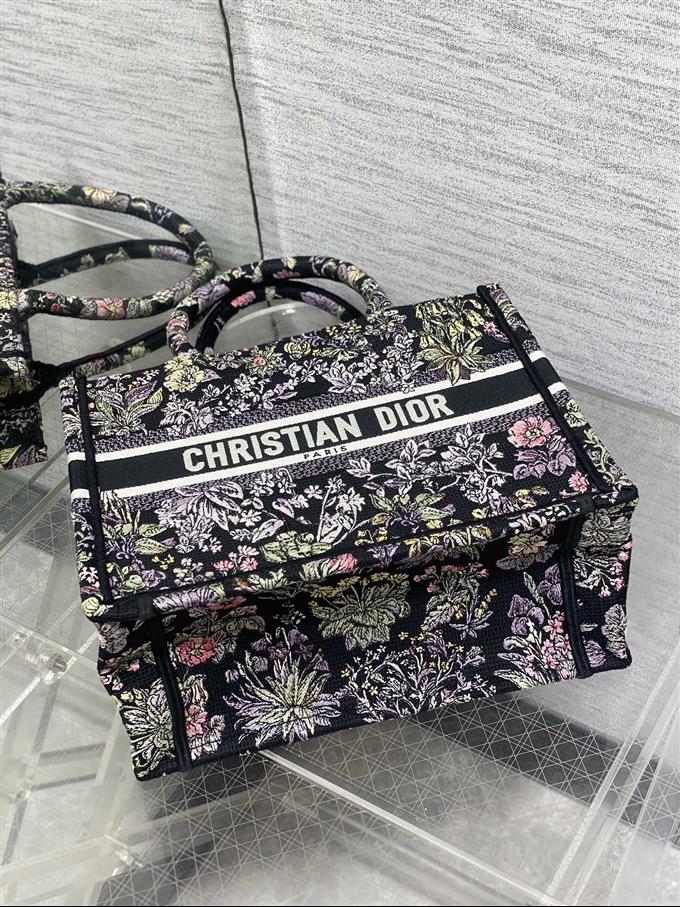 2025228Y550P212136553