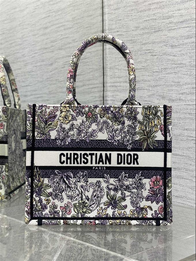 2025228Y550P212136599