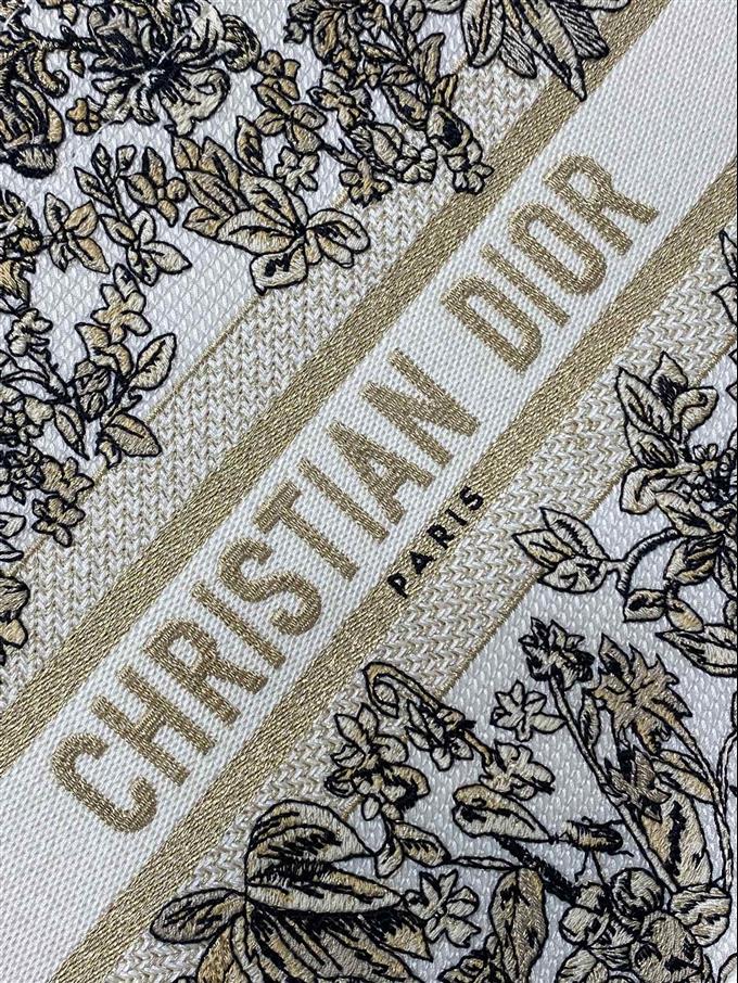 2025228Y550P212136759