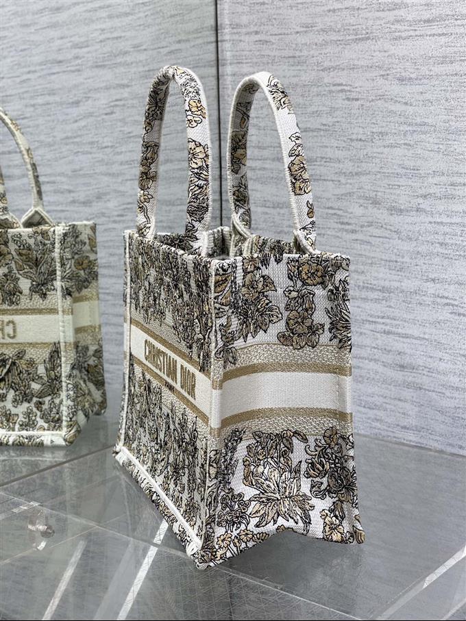 2025228Y550P212136821