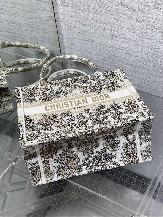 2025228Y550P212136837