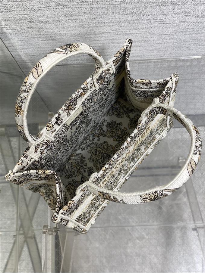 2025228Y550P212136853