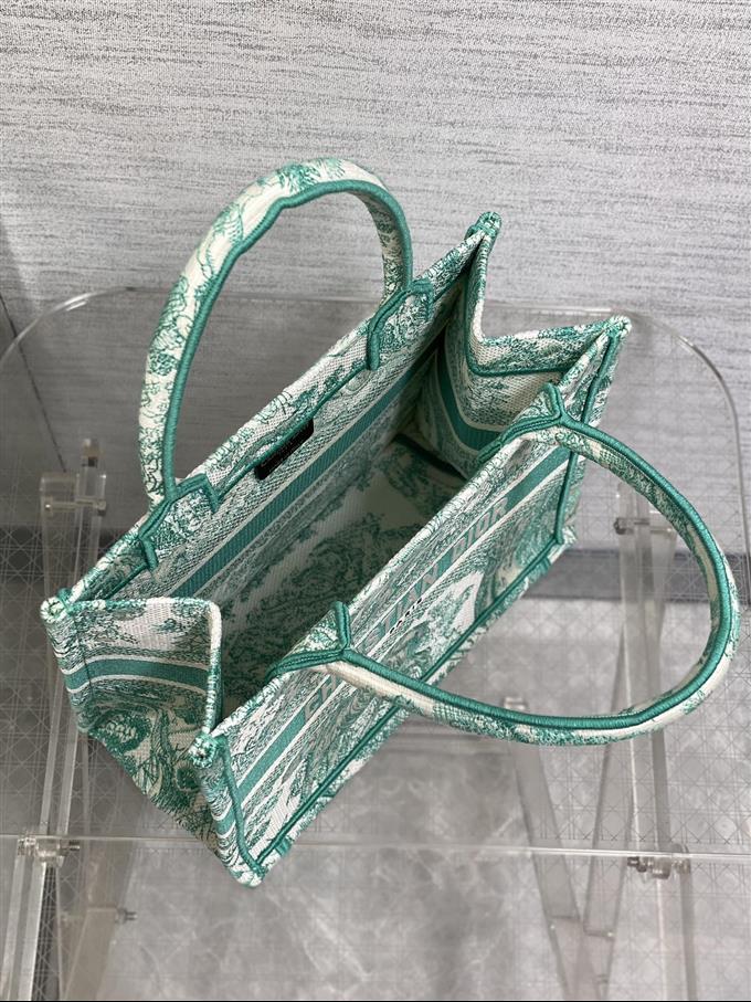 2025228Y550P212136995