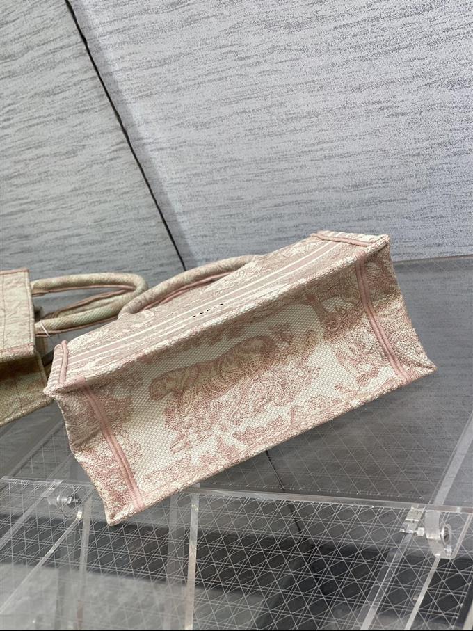 2025228Y550P212138120