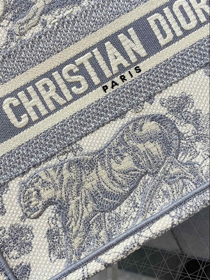 2025228Y550P212138200