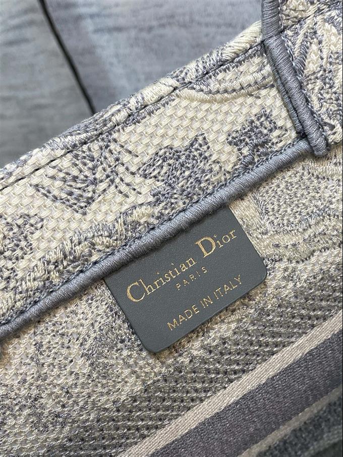 2025228Y550P212138296