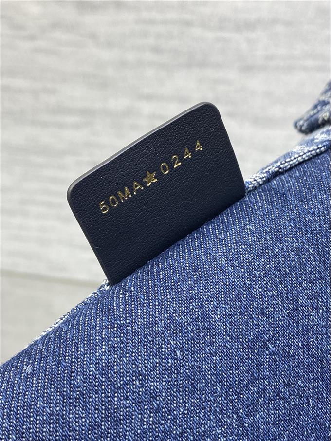 2025228Y550P212154786