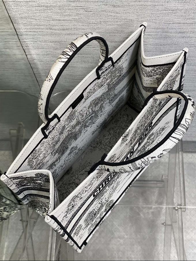 2025228Y550P21215555