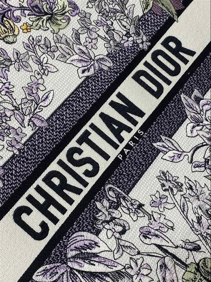 2025228Y550P212156110