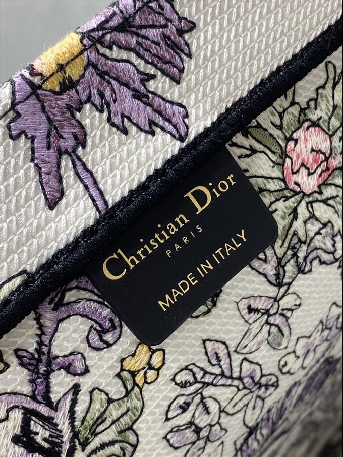 2025228Y550P212156221