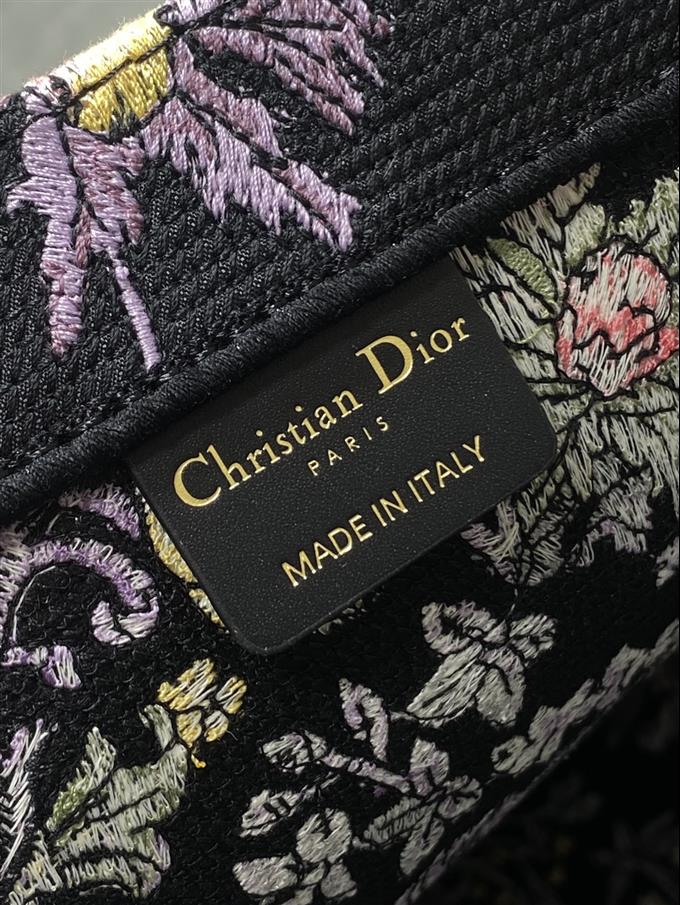 2025228Y550P21215678