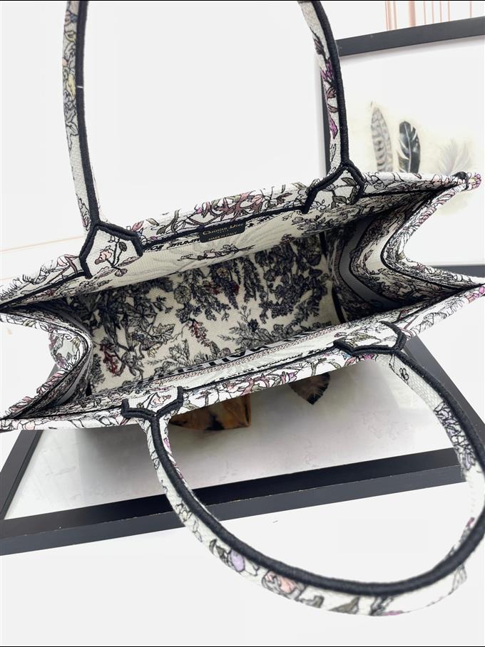 2025228Y580P203751953