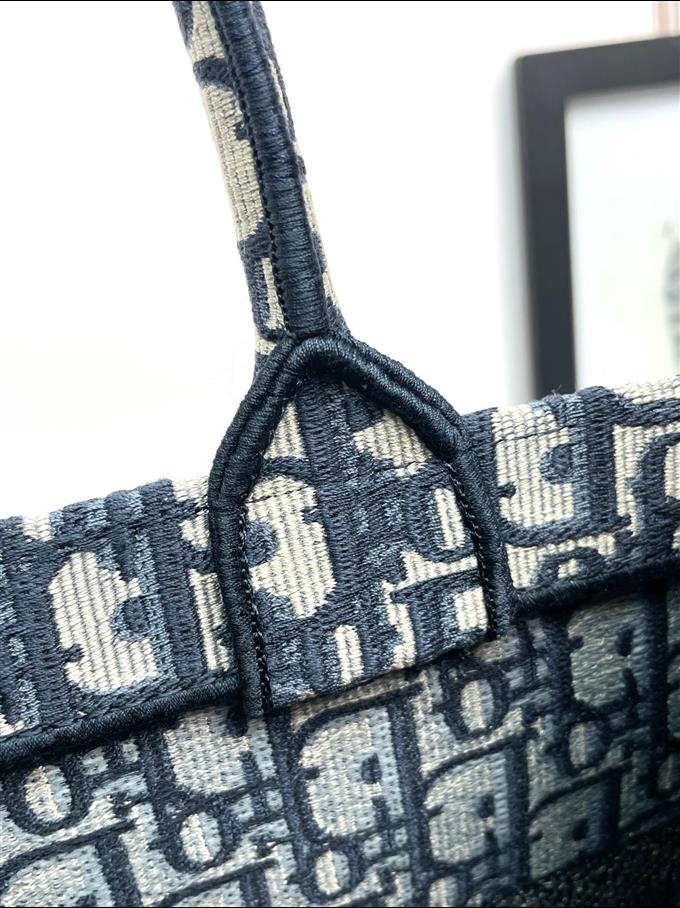 2025228Y580P203753436