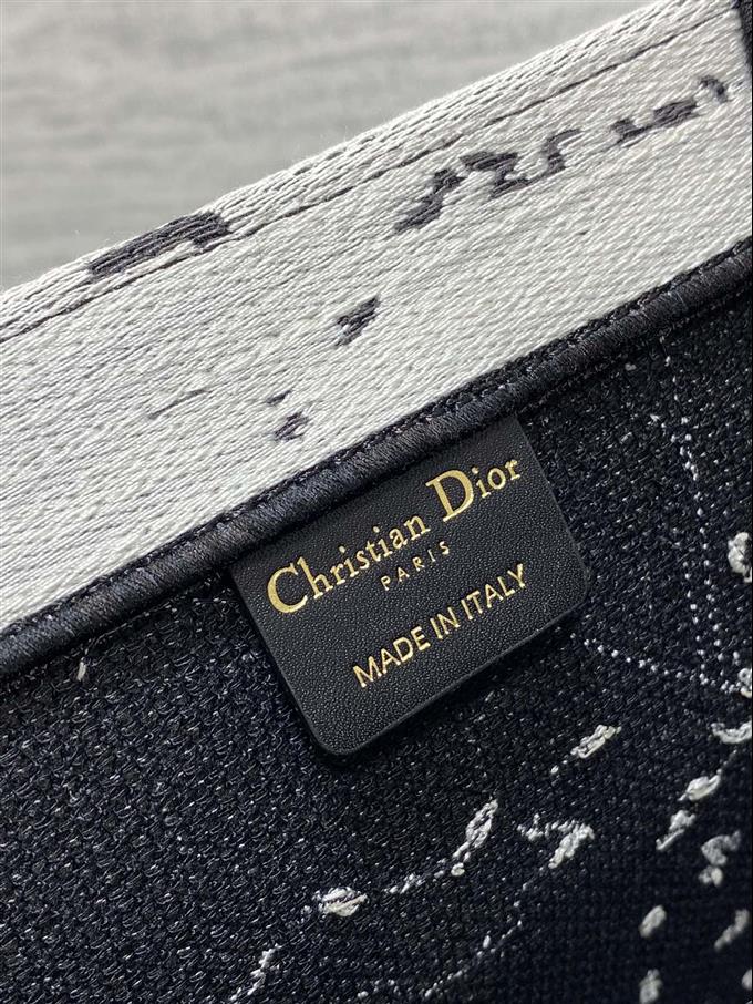 2025228Y580P203817401