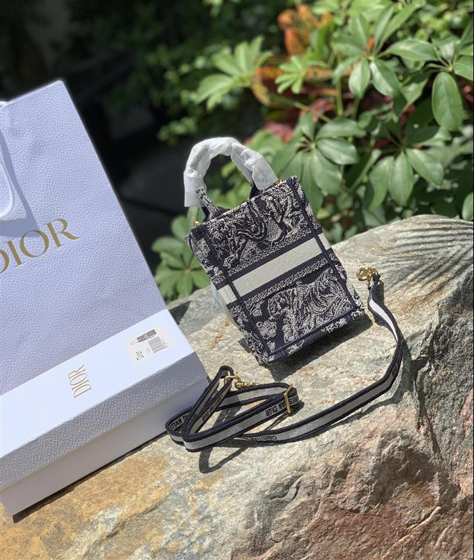 2025228Y580P212139196