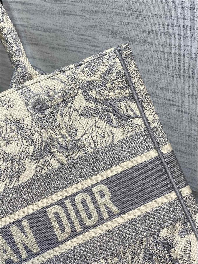 2025228Y580P212141569