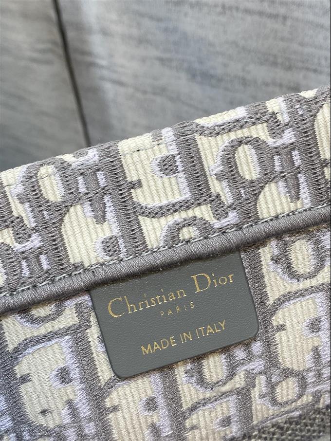 2025228Y580P21220754