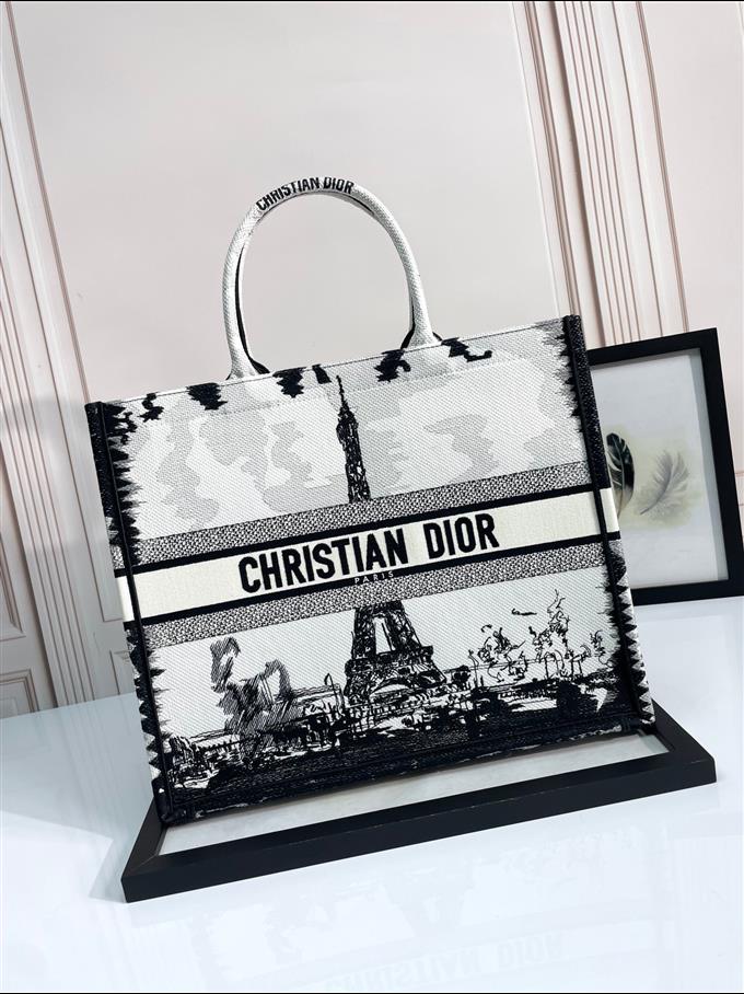 2025228Y600P203754876