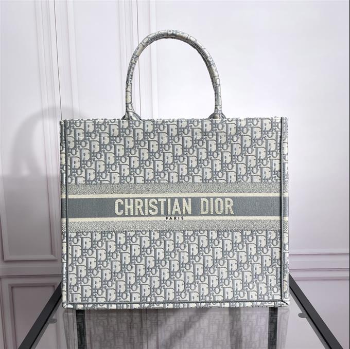 2025228Y600P203756588