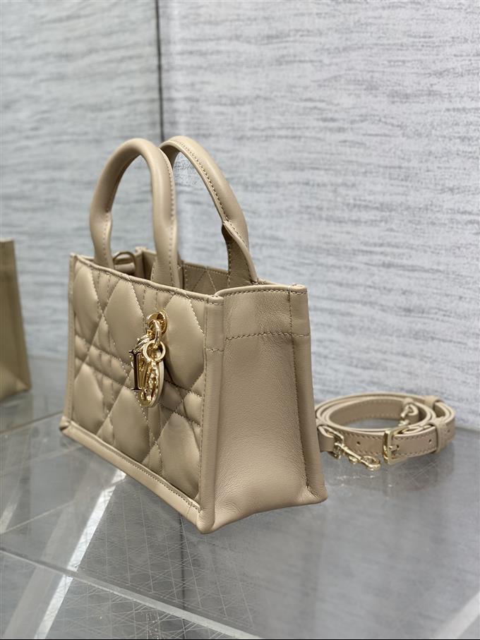 2025228Y600P203757944