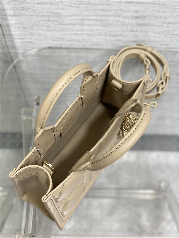 2025228Y600P203757975