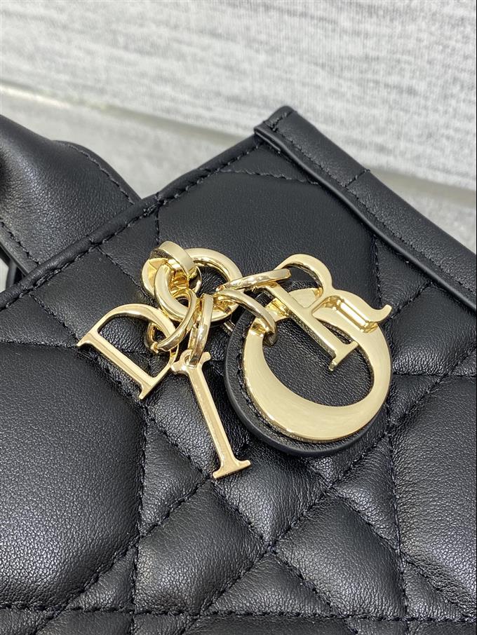 2025228Y600P203758319