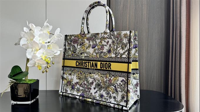 2025228Y600P203821735