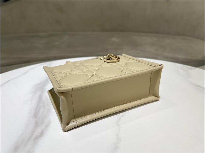 2025228Y600P20382265