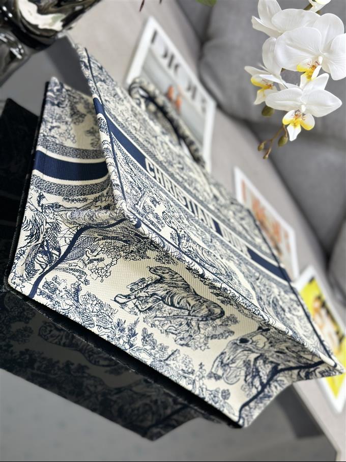 2025228Y600P20382412