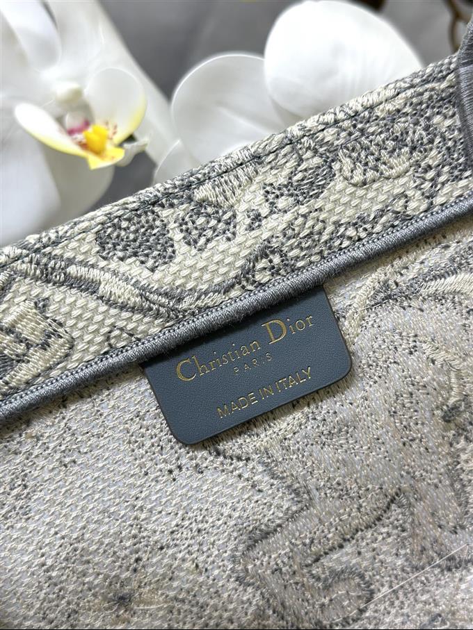 2025228Y600P203824231