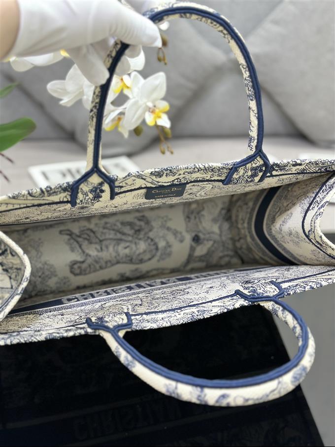 2025228Y600P203824497