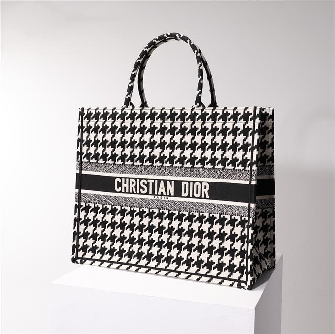 2025228Y600P203825537