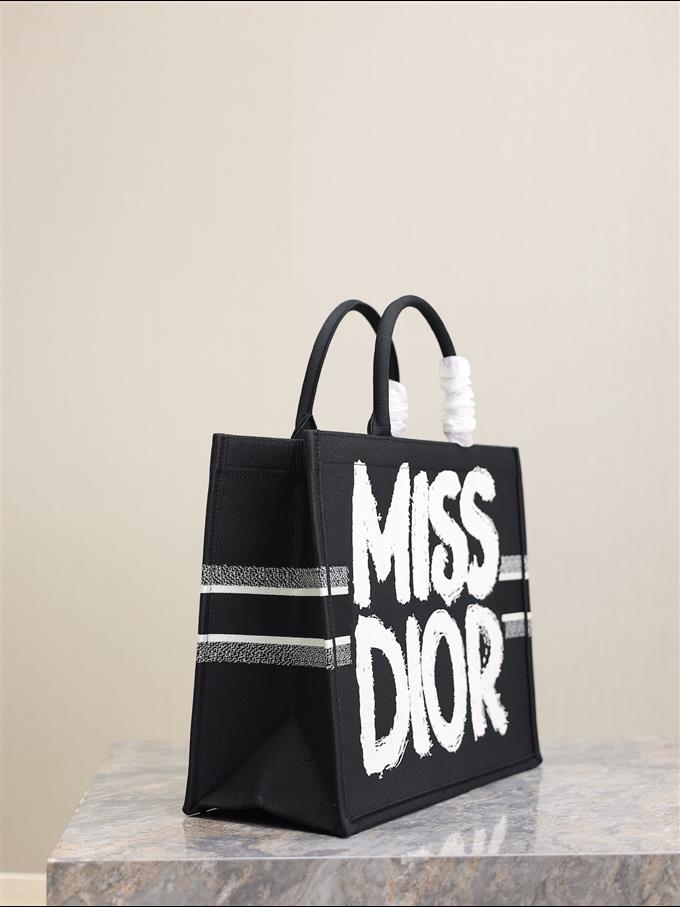 2025228Y600P203825712