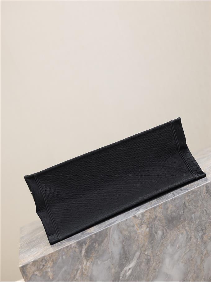 2025228Y600P203825743