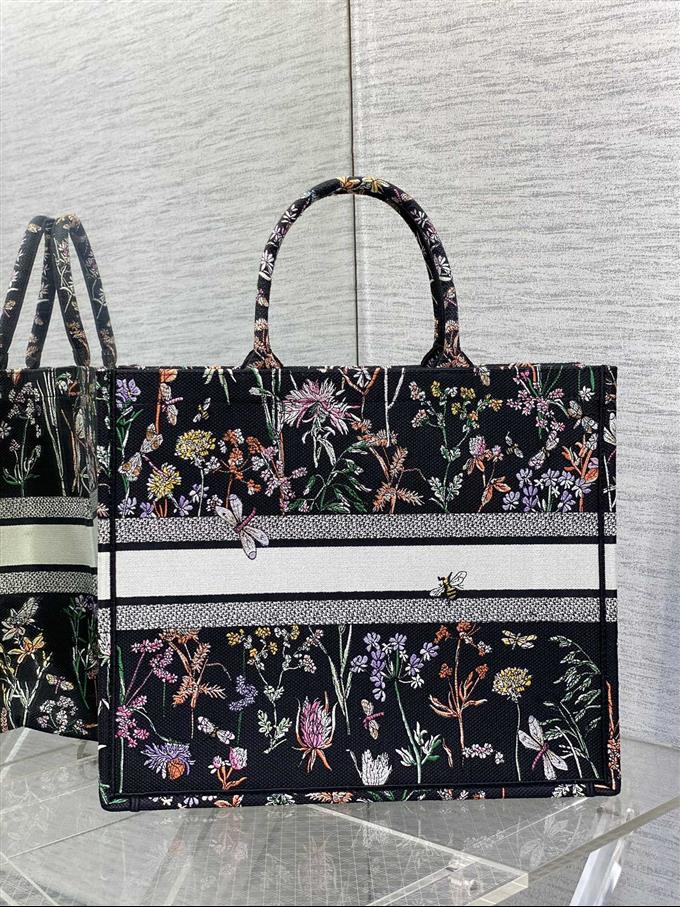 2025228Y600P203827536