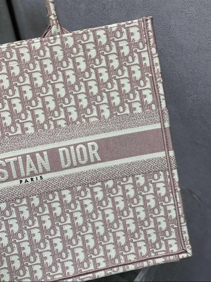 2025228Y600P212143403