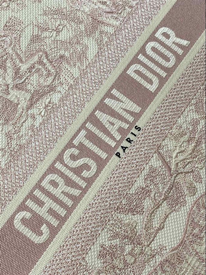 2025228Y600P212144256