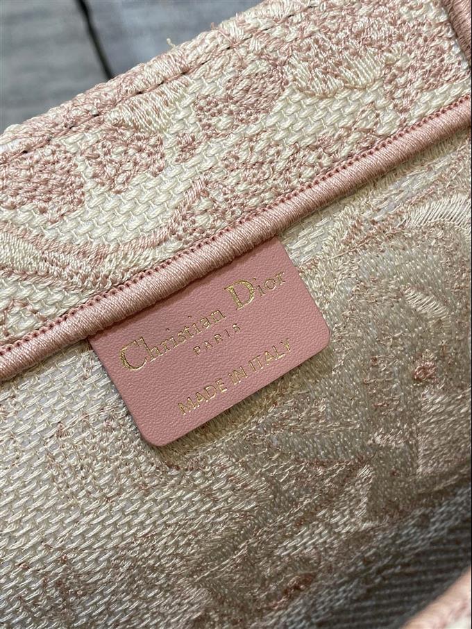 2025228Y600P212144367