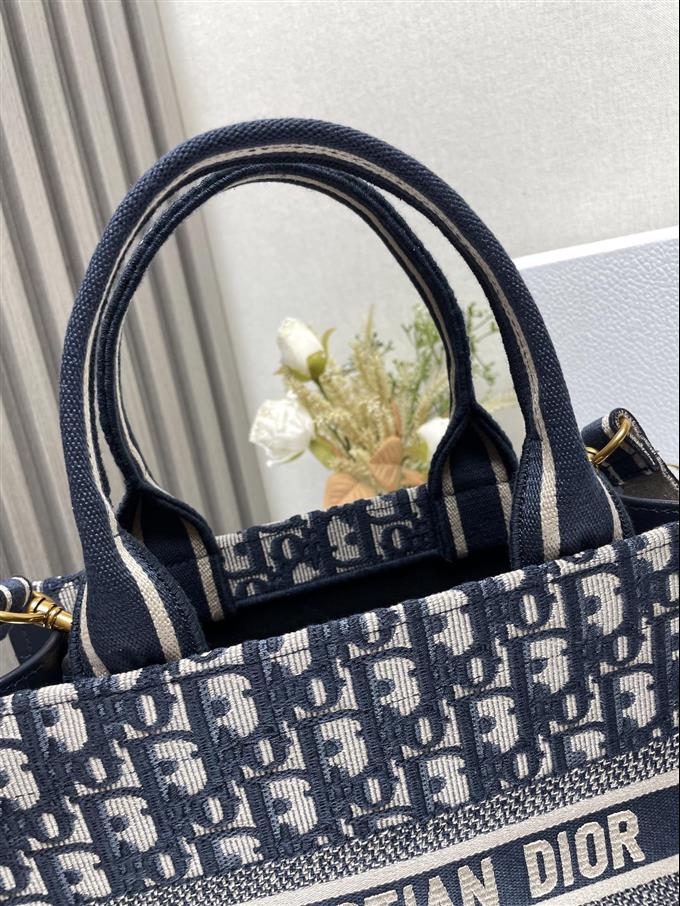 2025228Y650P203827678