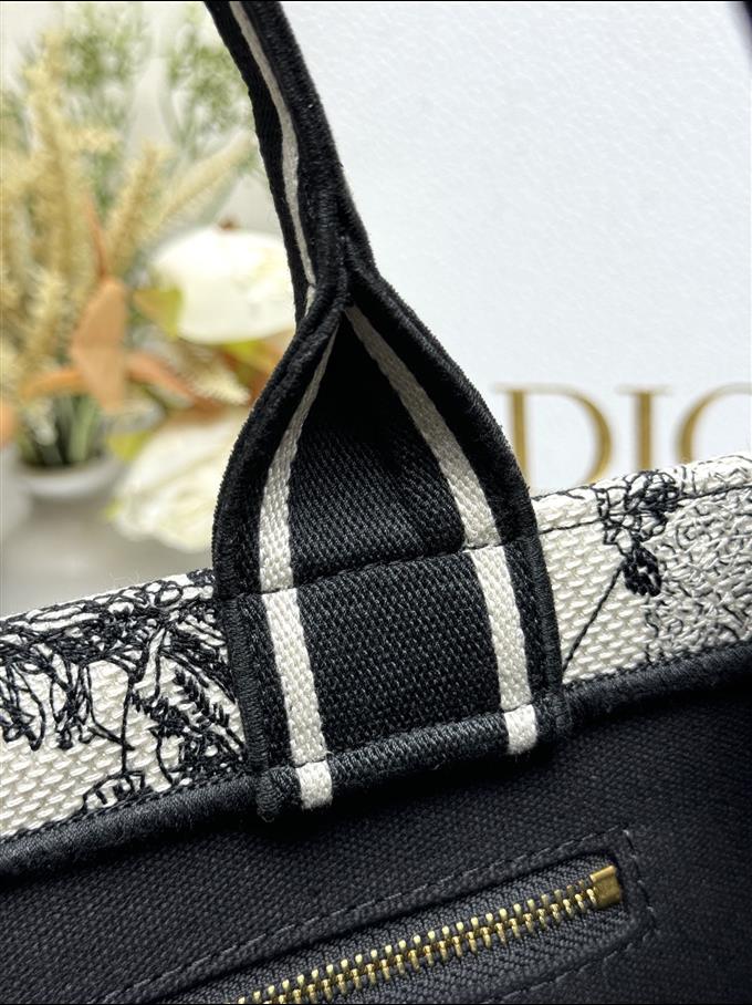 2025228Y650P20382812