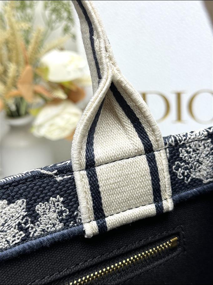 2025228Y650P203828140