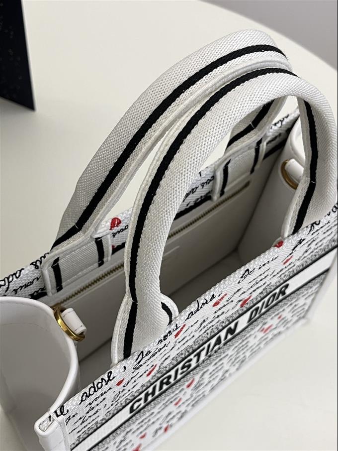 2025228Y650P21224678