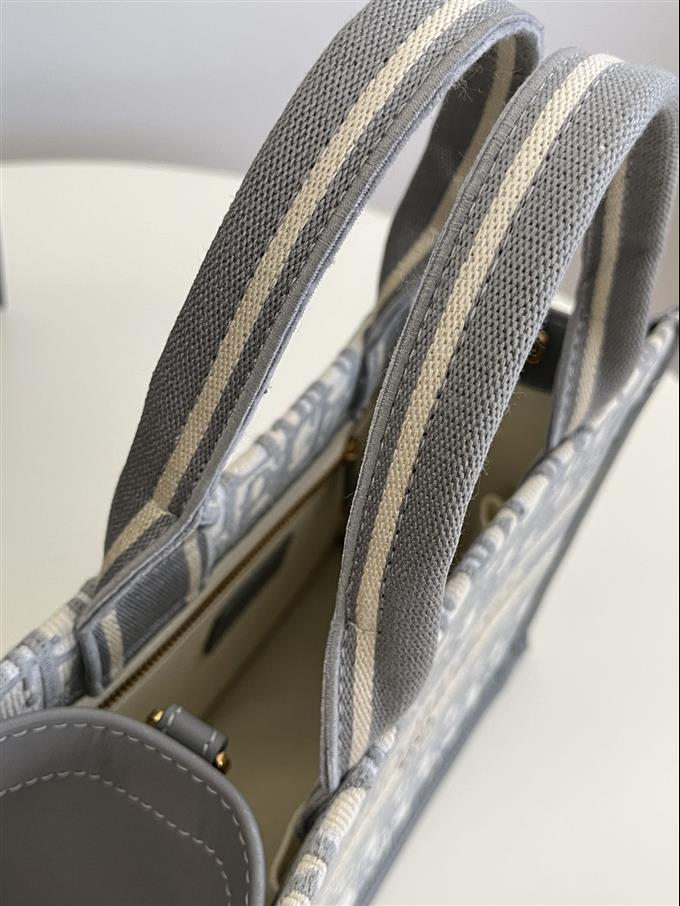 2025228Y650P21225796