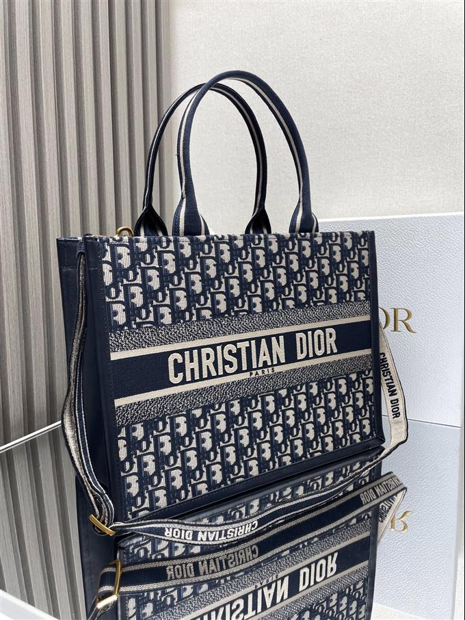 2025228Y700P203828642