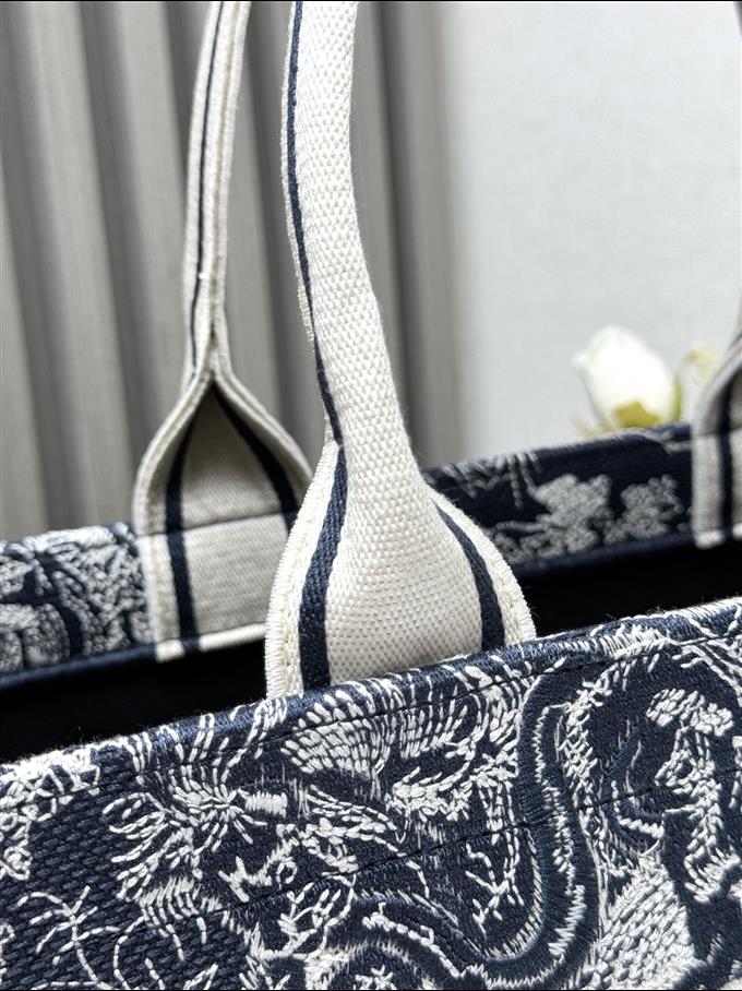 2025228Y700P203828816