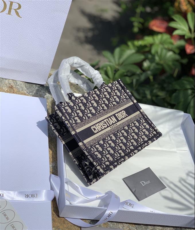 2025228Y700P212145283