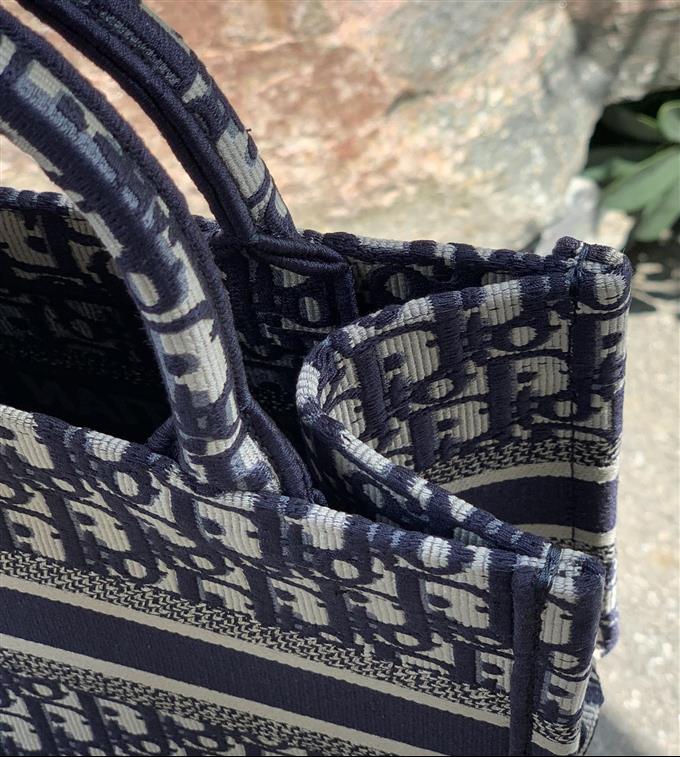 2025228Y700P212145361